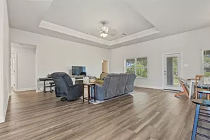 10 Gemstone Ct, Angleton, TX 77515 - Photo 9