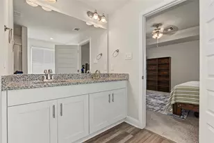 10 Gemstone Ct, Angleton, TX 77515 - Photo 23