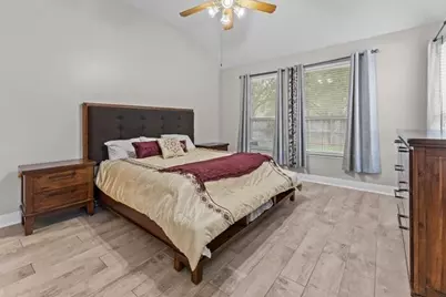 2015 E Trail Water Court, Houston, TX 77339 - Photo 9
