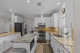 2015 E Trail Water Ct, Houston, TX 77339 - Photo 3