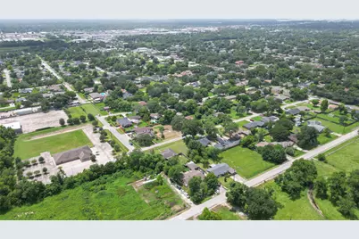 7602 Echo Brook Drive, Houston, TX 77037 - Photo 11