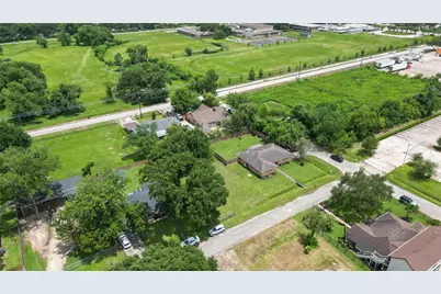 7602 Echo Brook Drive, Houston, TX 77037 - Photo 7