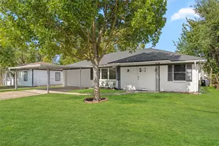 719 E 40th 1/2 St, Houston, TX 77022 - Photo 35