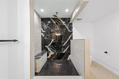 719 E 40th 1/2 Street, Houston, TX 77022 - Photo 23