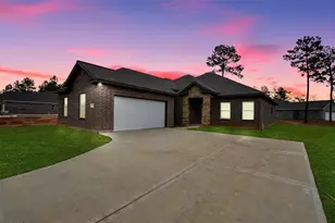 12282 N Chestnut Hls Dr, Conroe, TX 77303 - Photo 1