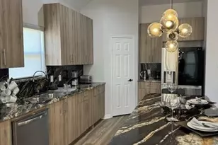 12282 N Chestnut Hls Dr, Conroe, TX 77303 - Photo 27