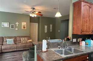 1007 Oak Falls Dr, Conroe, TX 77378 - Photo 7