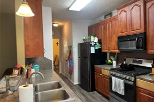 1007 Oak Falls Dr, Conroe, TX 77378 - Photo 9