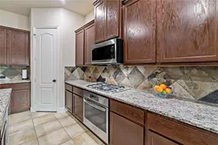 8126 Spreadwing St, Conroe, TX 77385 - Photo 9