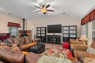 9536 Co Rd 208, Navasota, TX 77868 - Photo 9
