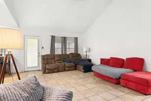 1818 New Orleans St, Deer Park, TX 77536 - Photo 9