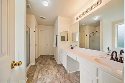 10 Orchid Grove Place, The Woodlands, TX 77385 - Photo 9