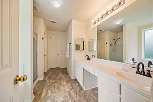 10 Orchid Grove Pl, The Woodlands, TX 77385 - Photo 9