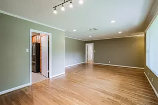 5450 Stillbrooke Dr, Houston, TX 77096 - Photo 3