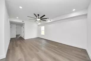 8012 Miley St, Houston, TX 77028 - Photo 7