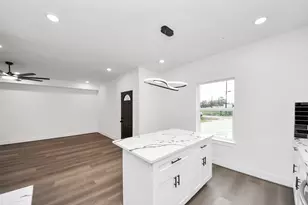 8012 Miley St, Houston, TX 77028 - Photo 21