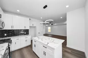 8012 Miley St, Houston, TX 77028 - Photo 19