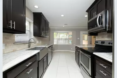 7035 Oak Bough Drive, Houston, TX 77088 - Photo 3