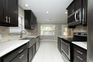 7035 Oak Bough Dr, Houston, TX 77088 - Photo 3