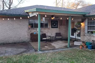 7035 Oak Bough Dr, Houston, TX 77088 - Photo 7