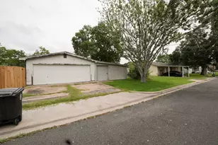 214 South St, Schulenburg, TX 78956 - Photo 3