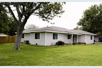 214 South Street, Schulenburg, TX 78956 - Photo 1