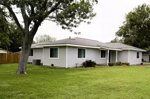 214 South St, Schulenburg, TX 78956 - Photo 1