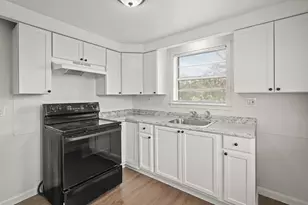 105 W Linney St, Dayton, TX 77535 - Photo 19