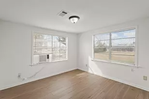 105 W Linney St, Dayton, TX 77535 - Photo 15