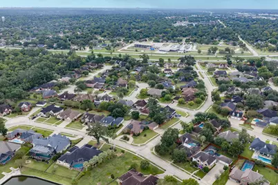 204 Arrowhead Drive, Lake Jackson, TX 77566 - Photo 43