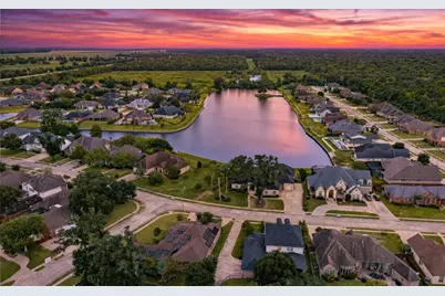 204 Arrowhead Drive, Lake Jackson, TX 77566 - Photo 41