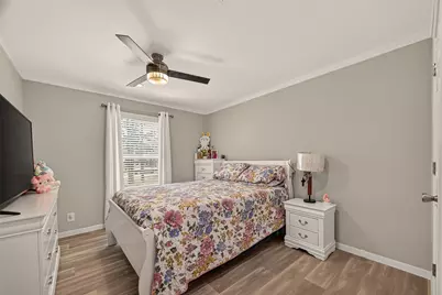 9910 Oak Leaf Street, Baytown, TX 77521 - Photo 23