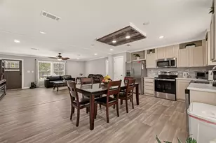 9910 Oak Leaf St, Baytown, TX 77521 - Photo 9