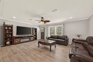 9910 Oak Leaf St, Baytown, TX 77521 - Photo 7