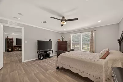9910 Oak Leaf Street, Baytown, TX 77521 - Photo 27