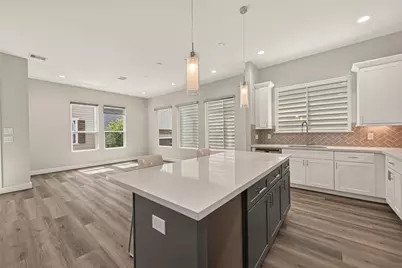3350 Pinemont Drive, Houston, TX 77018 - Photo 11