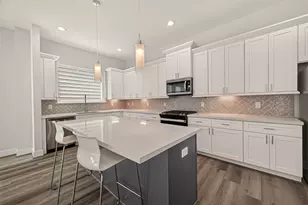 3350 Pinemont Dr, Houston, TX 77018 - Photo 9