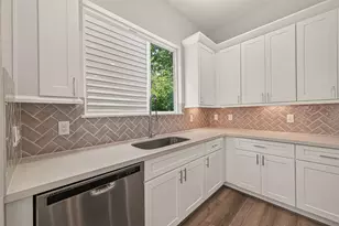 3350 Pinemont Dr, Houston, TX 77018 - Photo 13