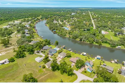 138 Vivian Street, Brazoria, TX 77422 - Photo 9