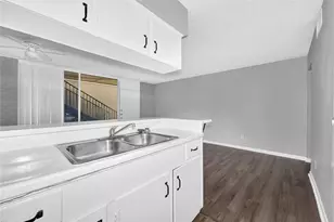 1200 Carolyn Ct, Houston, TX 77338 - Photo 9