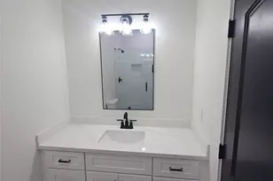 8101 Venus St, Houston, TX 77088 - Photo 21