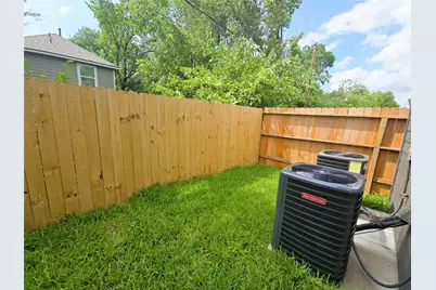 8101 Venus Street #A, Houston, TX 77088 - Photo 3