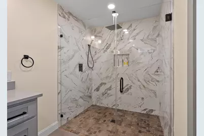 2402 Chimney Rock Road, Houston, TX 77056 - Photo 19