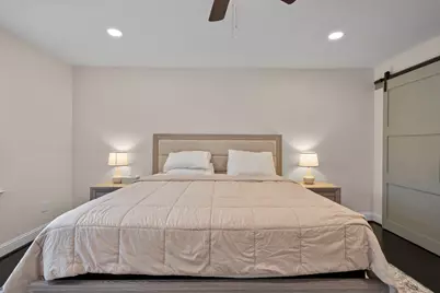 2402 Chimney Rock Road, Houston, TX 77056 - Photo 15