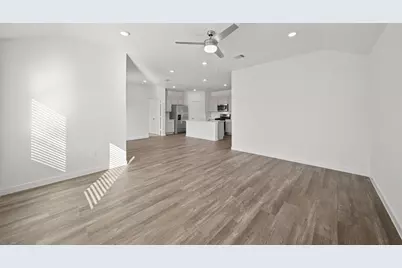 4309 Wallace Falls Lane, Conroe, TX 77303 - Photo 9