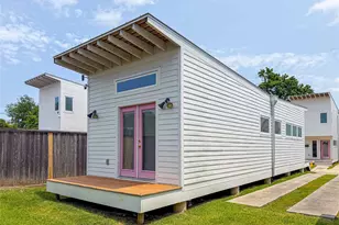 1506 Dumble St, Houston, TX 77023 - Photo 3