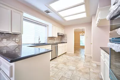 5022 Moss Run Drive, Missouri City, TX 77459 - Photo 9