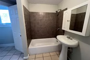 1724 Ave N 1/2, Galveston, TX 77550 - Photo 7