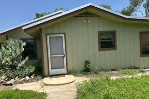 434 Spur Dr, Bandera, TX 78003 - Photo 5