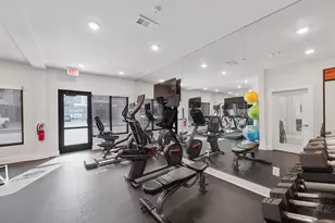 6804 Westview Dr, Houston, TX 77055 - Photo 35